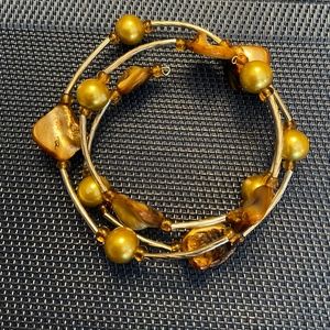 STONE & GLASS BEAD WRAP BRACELET.  VERY GOOD CONDITION!  Silver tone wire.